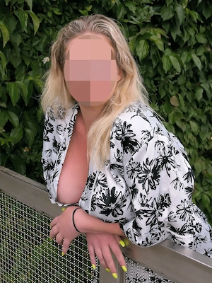 Sinnliches Frühlings-Dirndl sucht leidenschaftlichen Begleiter