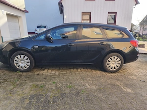 Opel astra j sports tourer  Bild 2