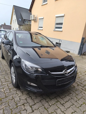 Opel astra j sports tourer  Bild 4