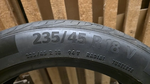 Sommerreifen 235   45 R18 Komplett 4 Stk.
