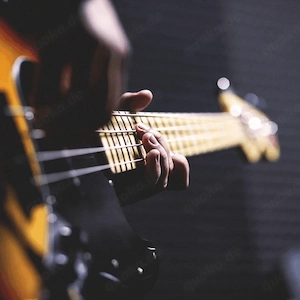 Lust auf Bass? Starte jetzt mit deinem E-Bassunterricht online!