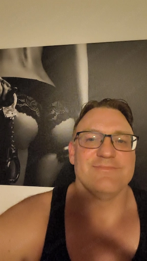 Wochenende,essen gehen und was unternehmen mit einer curven ass Schwarze Frau. Würde mich freuen. Gr