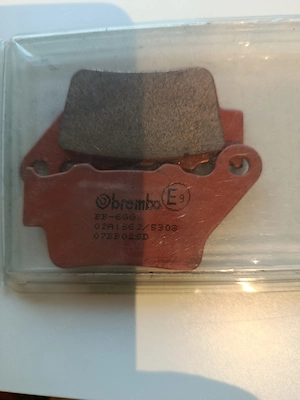 Bremsbelâge Brembo vorne und hinten für BMW 700GS 850GS u.a.