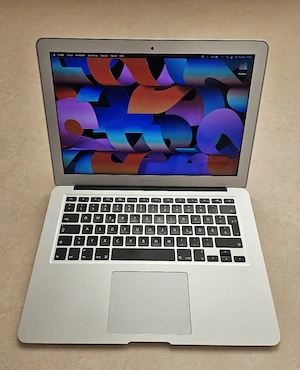 Apple MacBook Air 13' 2017 Ovp. (239 Zyl.!!!) - wie neu