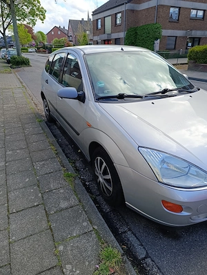 Ford Focus Mk1   Ghia | Automatik | TÜV bis 04 2  km