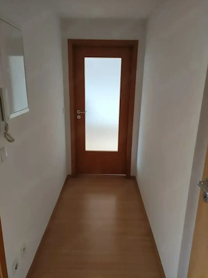 1 Zi. in 2 er WG (weibl.) f. 550+NK   zu vergeben