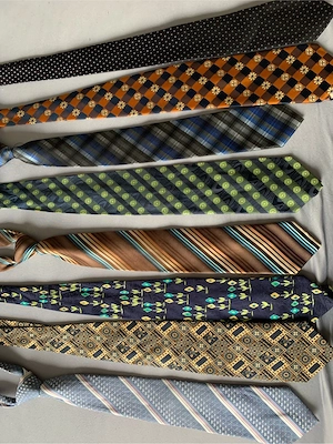 8 Krawatten, s. Foto