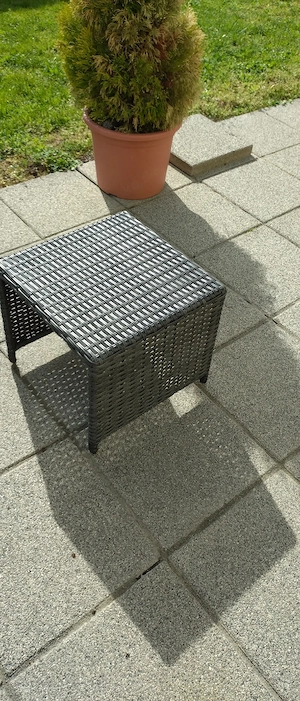 2 Rattan Hocker mit Sitzkissen 