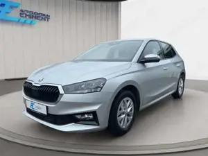Skoda Fabia 1.0 TSI DSG SHZ KESSY KAMERA LED-S.