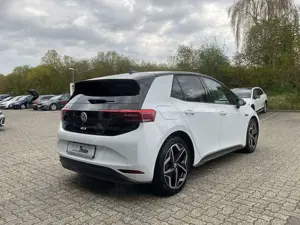 Volkswagen ID.3 Pro Performance PDC Navi ACC Sitzhzg Bild 4