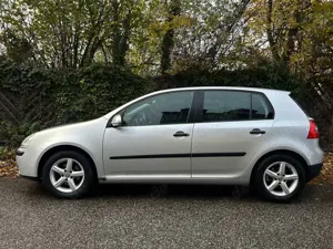 Volkswagen Golf 1.6 Automatik Comfortline Bild 2