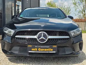 Mercedes-Benz A 180 *Aut*MBUX*LED*Navi*Widescreen*SH*PDC vo+hi Bild 2