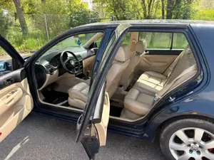Volkswagen Golf 1,6 Benzin Klima Leder
