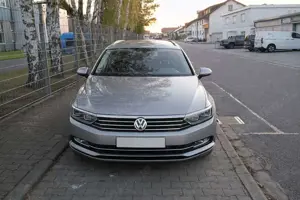 Volkswagen Passat Variant 1.6 TDI DSG mit Anhänger Kupplung Tüv 07/27