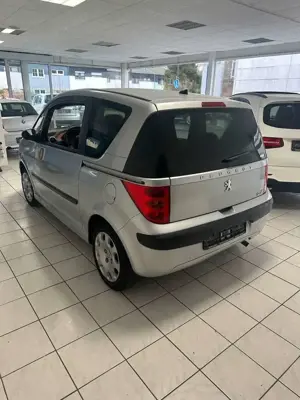 Peugeot 1007 *Allwetterreifen*Zahnriemen /Tüv/Insp.Neu* Bild 4