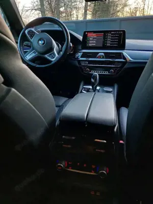 BMW 540 540d xDrive Touring M Sport Edit. + Garantie Bild 4