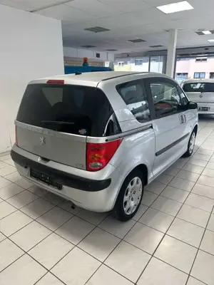 Peugeot 1007 *Allwetterreifen*Zahnriemen /Tüv/Insp.Neu* Bild 3