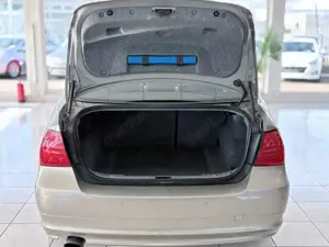 BMW 318 i Lim.+Automatik+Sitzh+Tempomat+2.Hand Bild 5