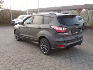Ford Kuga ST-Line 4x4 Panoramad. + Xenon + 19" + Kamera + AH Bild 3