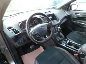 Ford Kuga ST-Line 4x4 Panoramad. + Xenon + 19" + Kamera + AH Bild 5