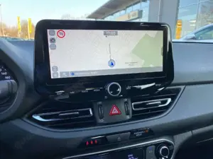Hyundai i30 Trend Mild-Hybrid AT Apple CarPlay Android Auto Me Bild 3