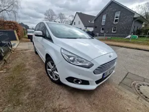 Ford S-Max Ford S-Max 2,0 TDCi 110kW Business Ed PowerShift Navi