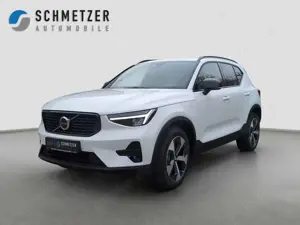 Volvo XC40 +B3+Benzin+Plus+Dark+19"GJR+E-Sitze+HarmanK+
