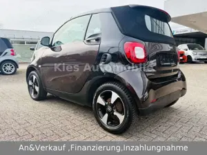 smart forTwo Cabrio Perfect 90Ps AUTOM/NAVI/KAM/SITZH Bild 5