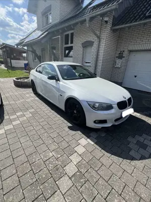 BMW 320 Bild 2