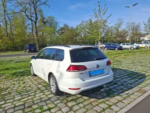 Volkswagen Golf Variant Golf VII Variant Diesel 1.6 TDI (BlueMotion Technology) DSG Comfortline