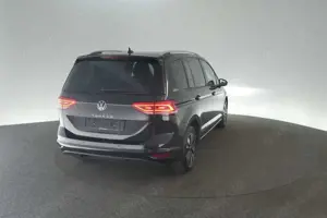 Volkswagen Touran 1.5 TSI DSG Comfortline AHK Navi 7-Sitzer Bild 2