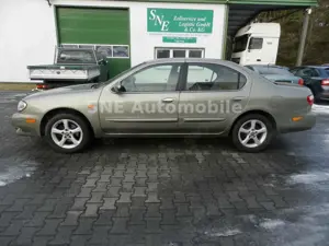 Nissan Maxima 3,0 Elegance