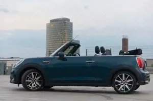 MINI Cooper S Cabrio Sidewalk