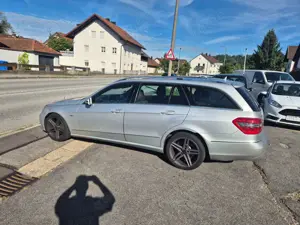 Mercedes-Benz E 250 CDI BlueEfficiency-XENON-LEDER-PANORAMADA