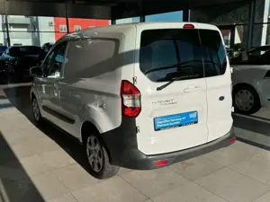 Ford Transit Courier 49950 Km Bild 3