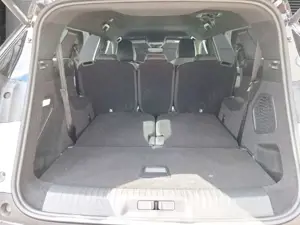 Peugeot 5008 GT Hybrid Navi DAB Full-LED el.Heckklappe Bild 5