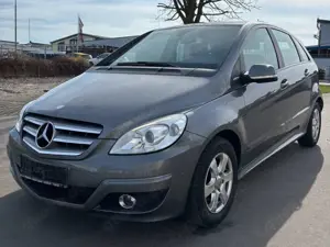 Mercedes-Benz B 160 B 160 *SITZHEIZUNG*PDC*ALU*TEILLEDER*BLUETOOTH*