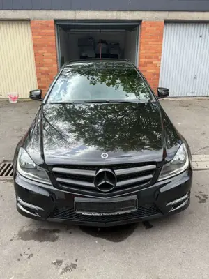 Mercedes-Benz C 180 C 180 CGI BlueEfficiency Edition 1 (204.349) Bild 2