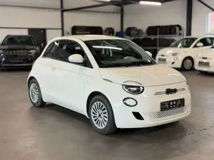 Fiat 500e 11KW+CARPLAY+TEMP+SPUR.ASS+STAND.HZ+NAVI+