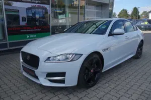 Jaguar XF 3,0 d V6 R-SPORT KAMERA/XENON/19"/NAVI/eHECK