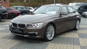 BMW 328 i xDrive Luxury traumhafte Farbkombi