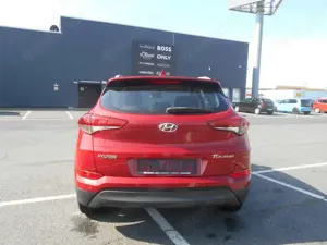 Hyundai TUCSON blue Classic 2WD/NAVI/EURO 6 Bild 2