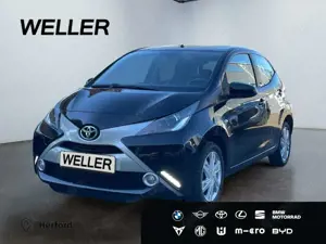Toyota Aygo x-play touch *Kamera*BT*Color*LMF*Bordcomp*