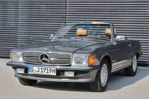 Mercedes-Benz SL 560
