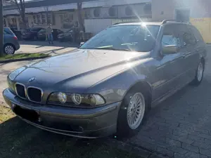 BMW 525 525i touring Edition Lifestyle  | TÜV 04/2027 | viele Neuteile