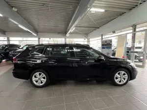 Volkswagen Golf VIII 2.0 TDI Var. Life III VIELE PAKETE III Bild 3