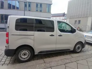Peugeot Traveller Peugeot Traveller 6 Sitze