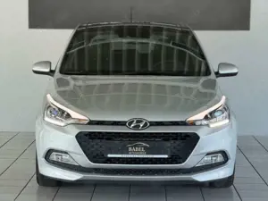 Hyundai i20 YES! Plus *Panorama* LED Bild 5