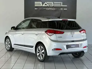 Hyundai i20 YES! Plus *Panorama* LED Bild 4