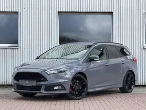 Ford Focus ST Sony Premium Bi-Xenon Leder-Paket Sport Bild 4